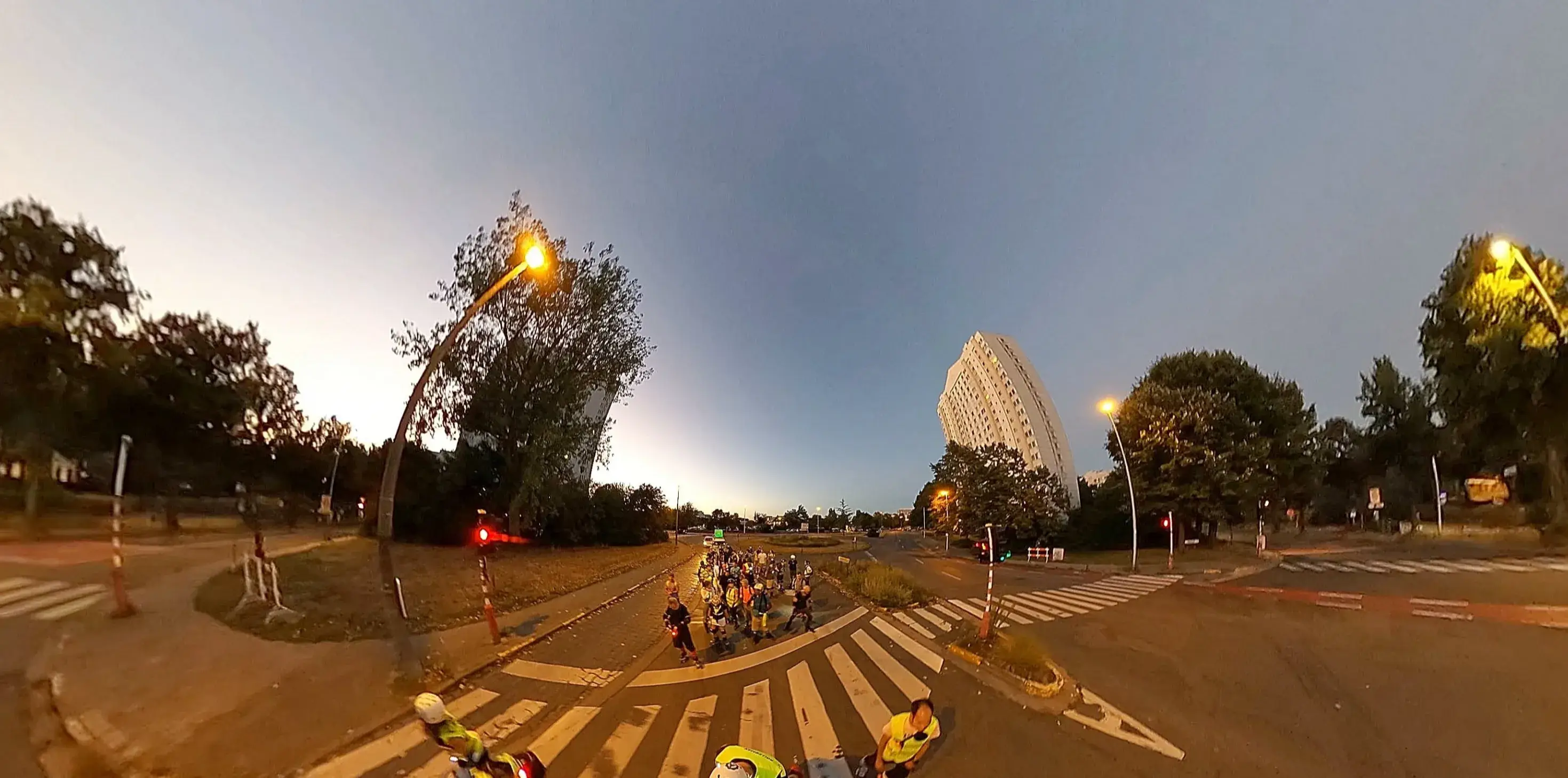 De Gentse Rollerparade 2025: Laat je skates het verhaal vertellen en sluit je aan bij deze parade, die al meer dan een decennium lang de straten betovert.